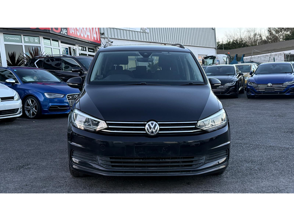 2016 Volkswagen Touran - image 2