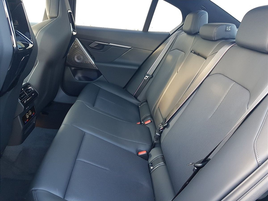 2026 BMW M5 - image 20