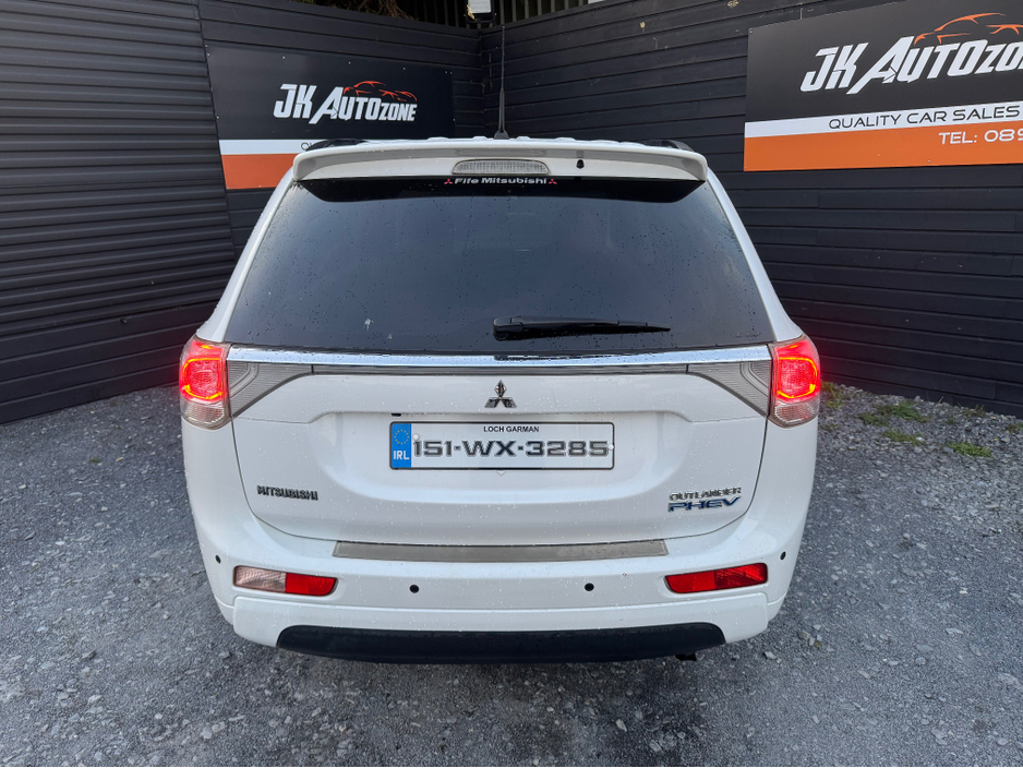 2015 Mitsubishi Outlander - image 5