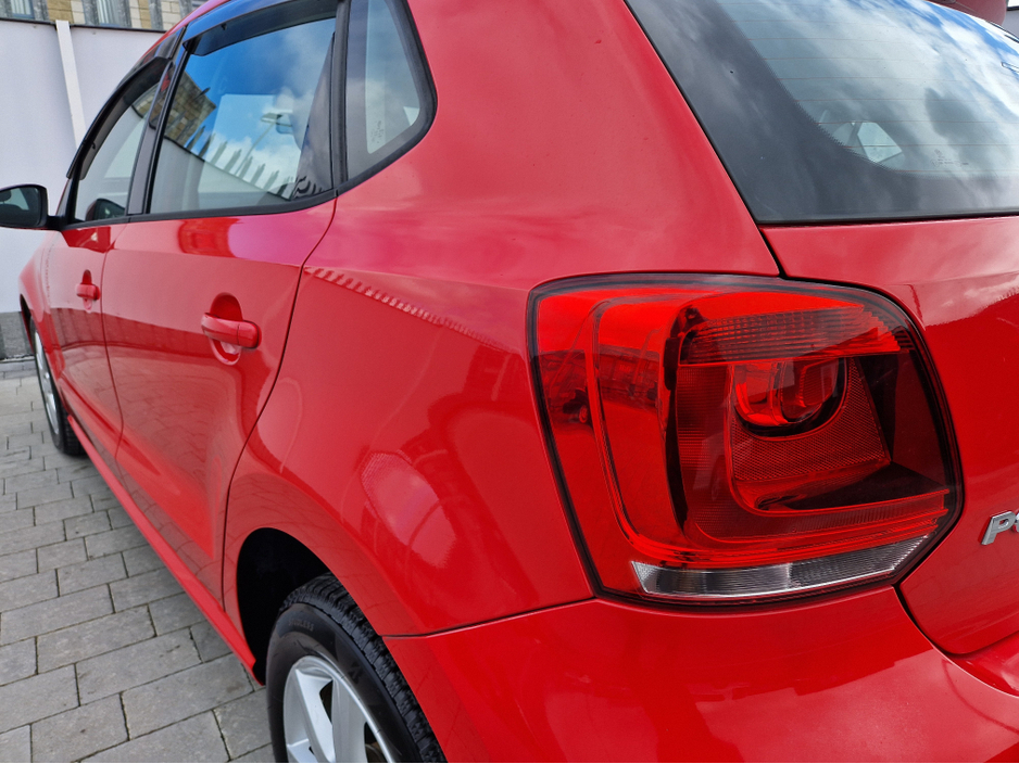 2012 Volkswagen Polo - image 8