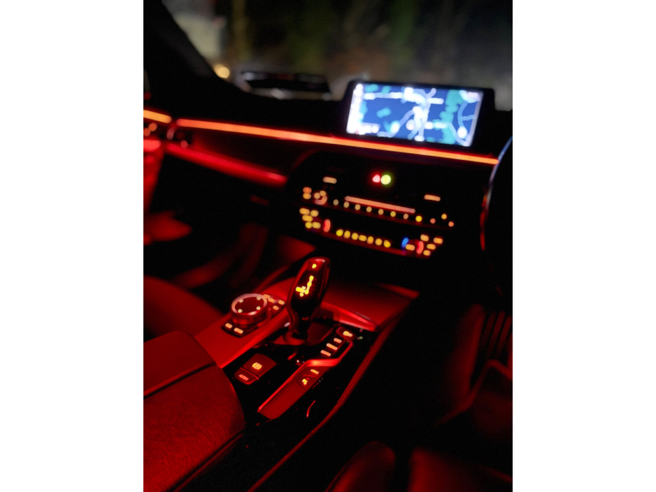 2018 BMW 5 Series - image 11