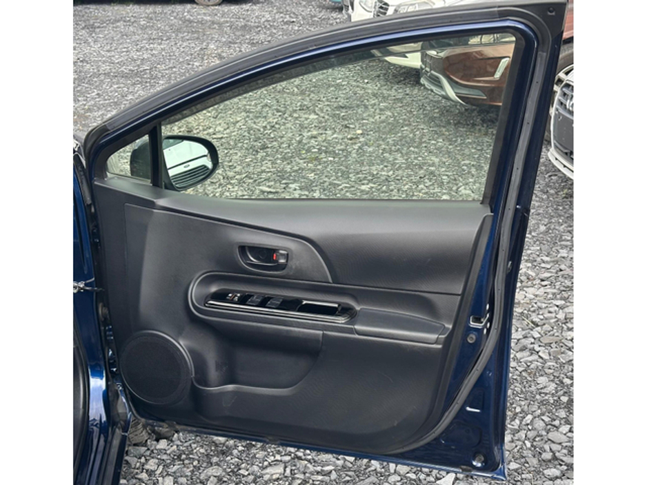 2019 Toyota Aqua - image 13