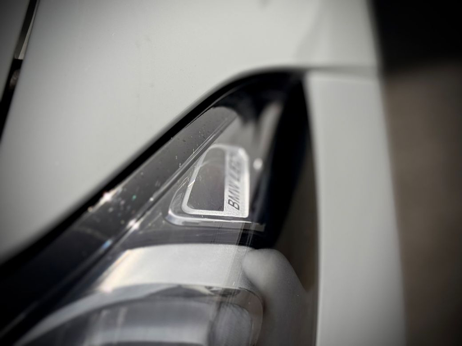 2025 BMW 3 Series - image 30