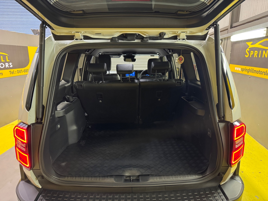 2025 Toyota Landcruiser - image 29