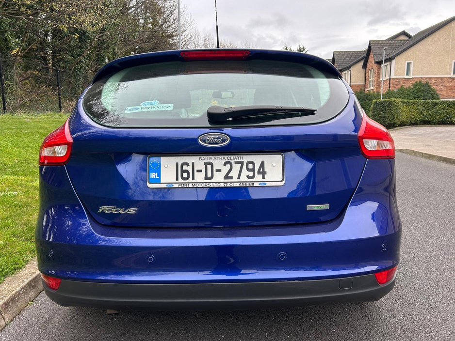 2016 Ford Focus - image 9