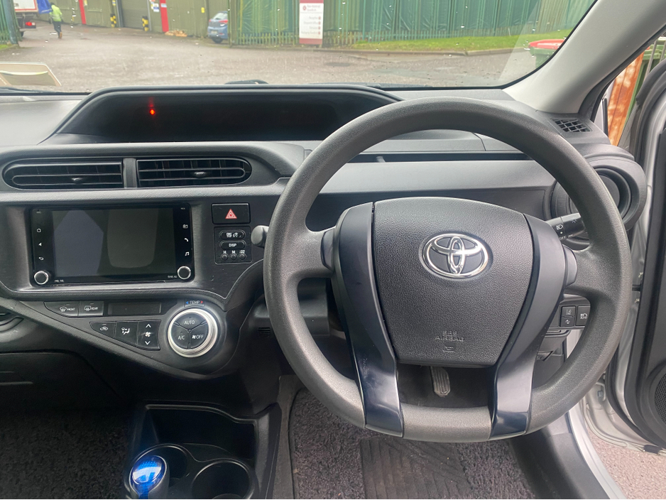 2017 Toyota Aqua 1.5 DAA-NHP10 5DR AUTO €9,950