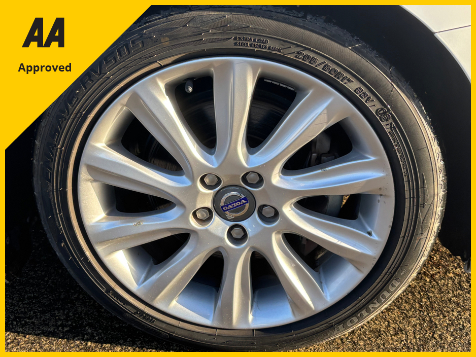 2014 Volvo V40 1.6T4 SE 5DR AUTO FULLY LOADED WITH EXTRAS €11,450