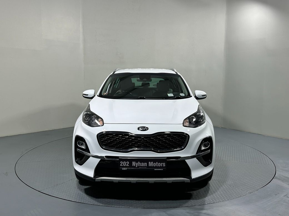 2020 Kia Sportage - image 2