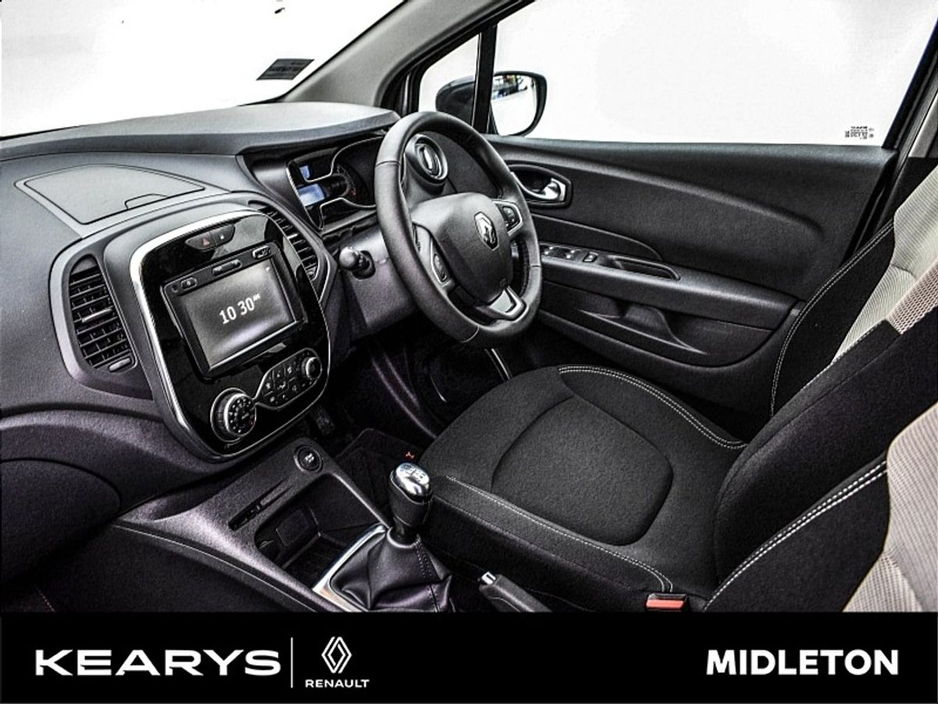 2020 Renault Captur - image 5