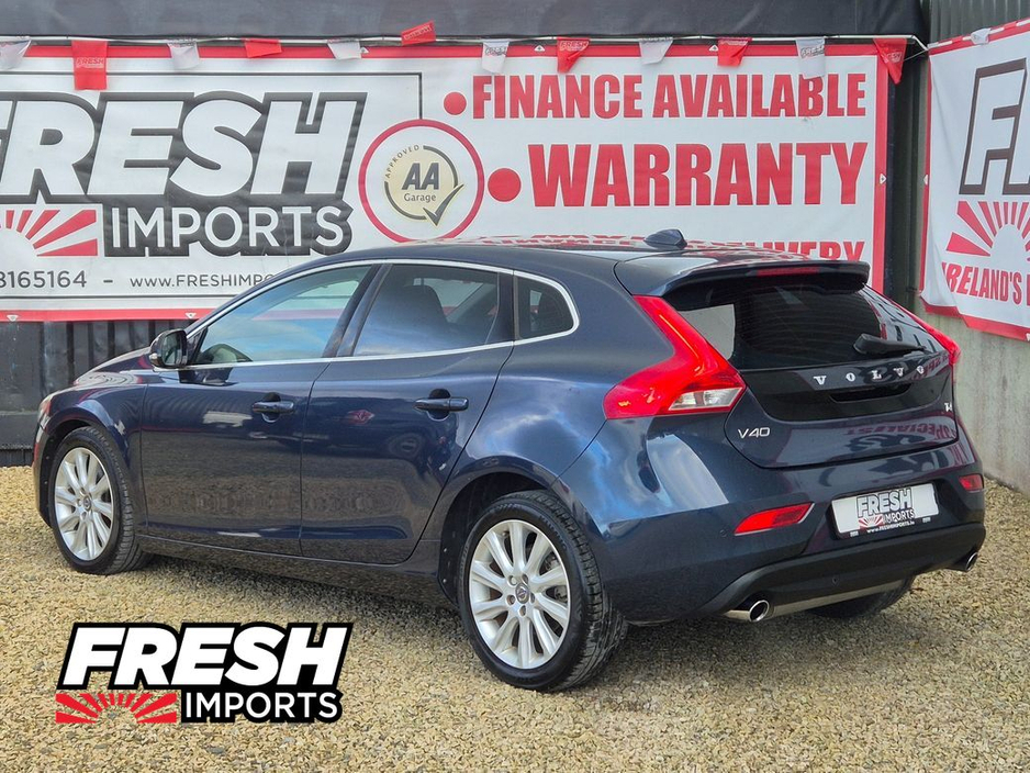 2015 Volvo V40 - image 21