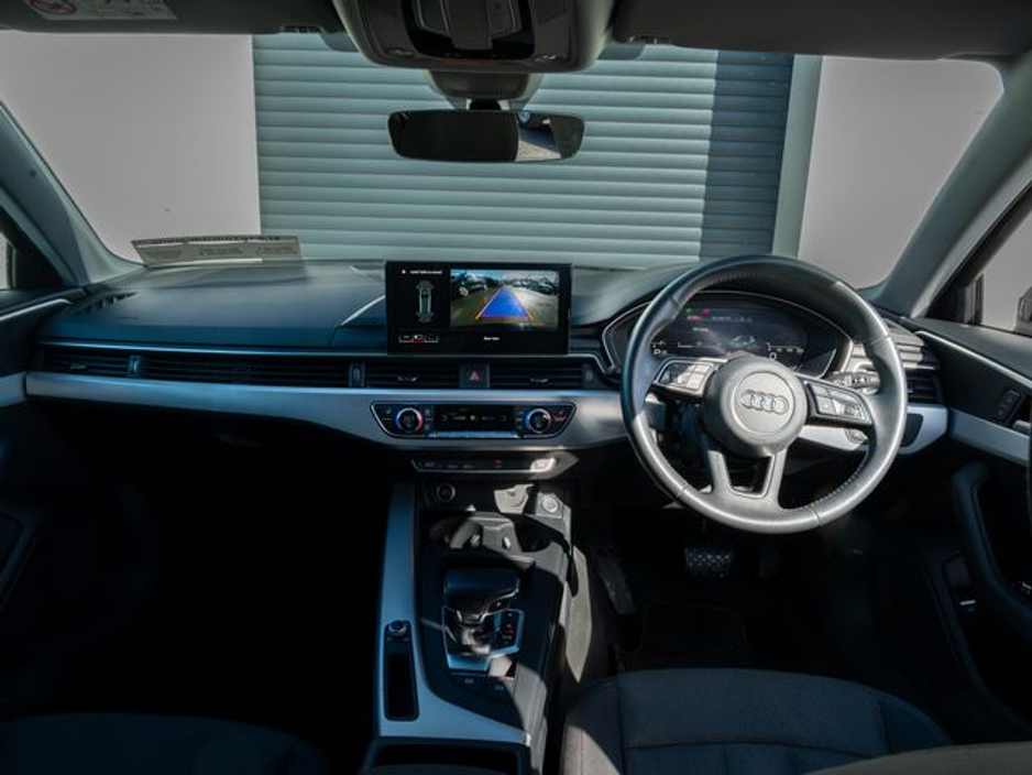 2020 Audi A4 - image 6
