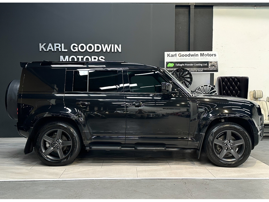 2025 Land Rover Defender - image 6