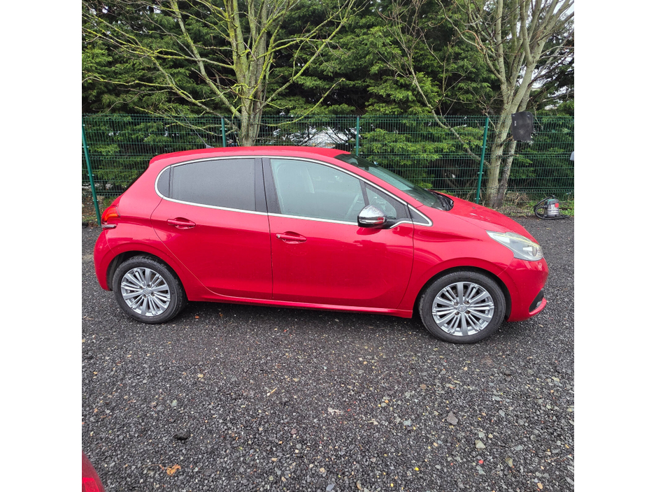 2017 Peugeot 208 1.2 PureTech 68bhp Access 3 dr €11,450