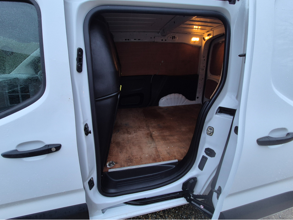 2021 Opel Combo 1.5 Diesel 3 Seater €10,750