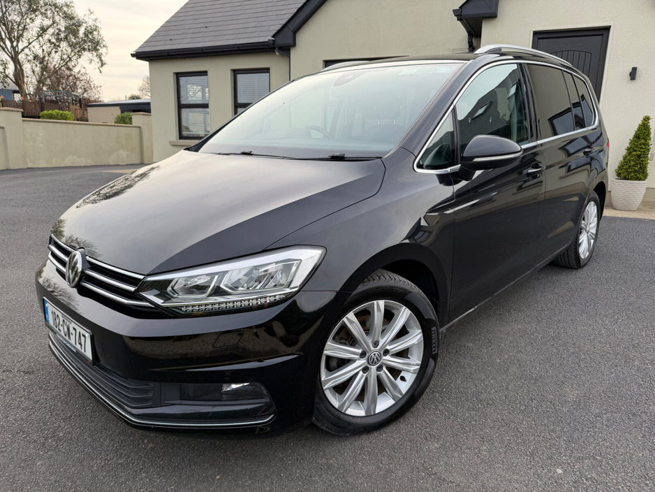 2018 Volkswagen Touran - image 2