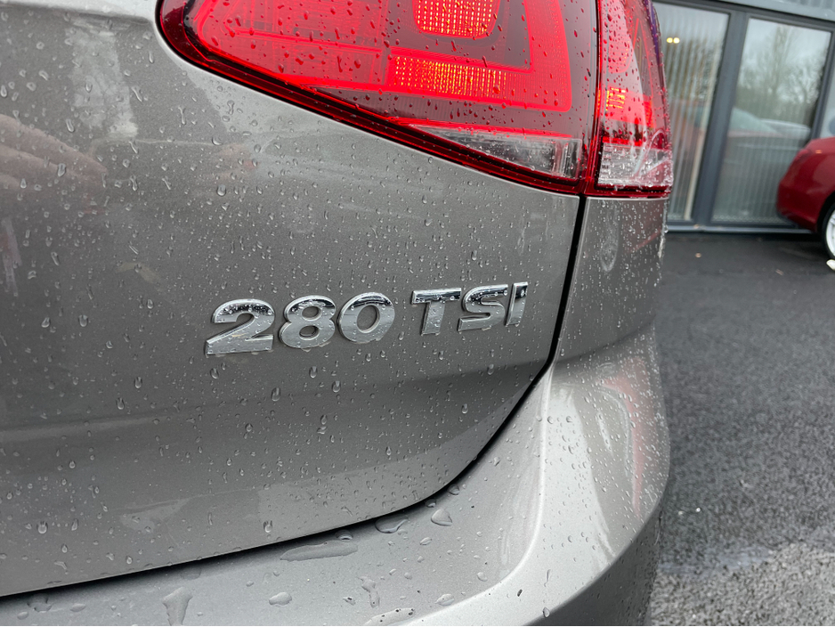 2017 Volkswagen Golf - image 7