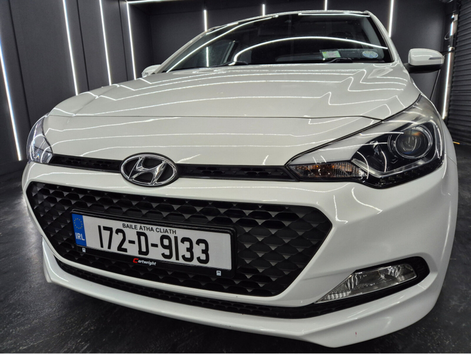 2017 Hyundai i20 - image 2