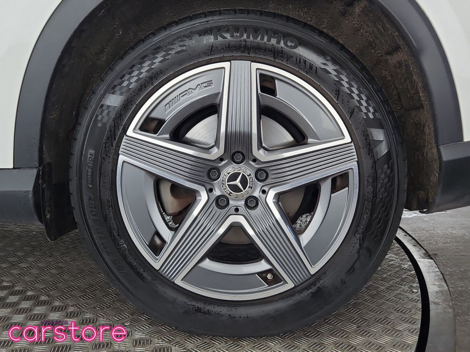 2023 Mercedes-Benz GLC Class - image 14