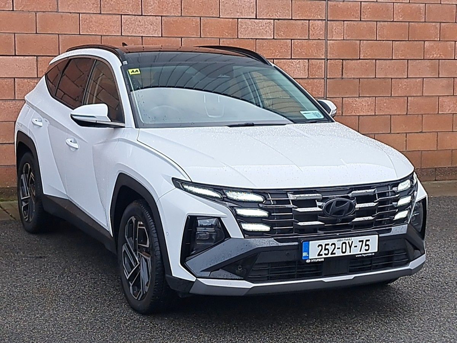 2025 Hyundai Tucson Platinum Automatic Plug in Hybrid with panomaric sunroof. €47,450
