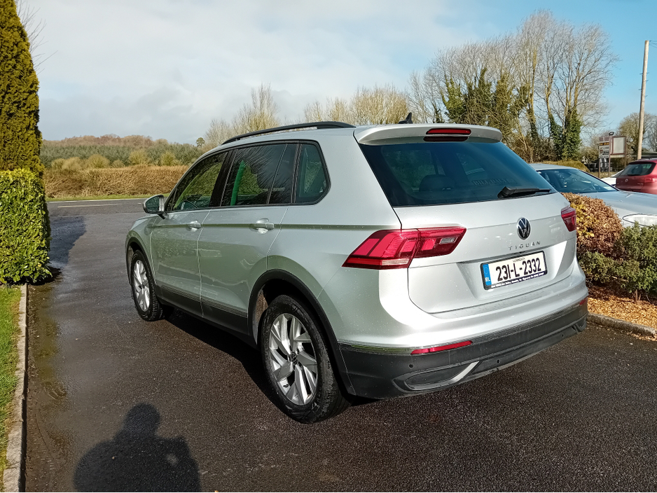 2023 Volkswagen Tiguan LIFE 2.0 TDI MANUAL 6SPEED FWD 122BHP 5