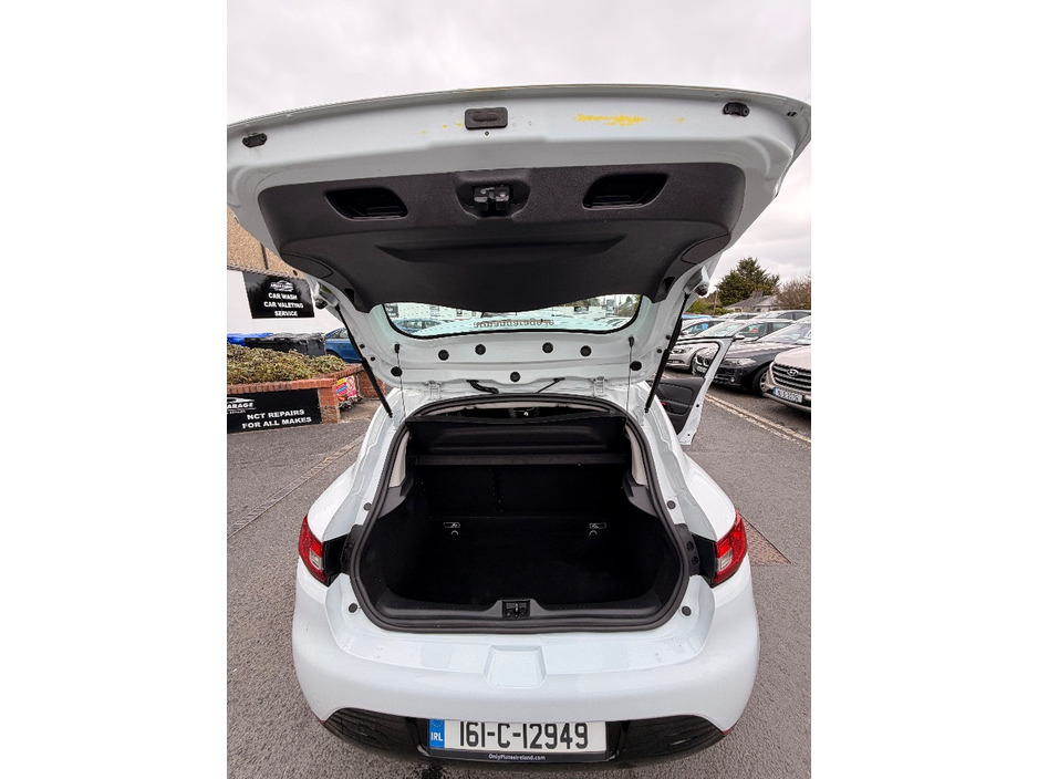2016 Renault Clio - image 8