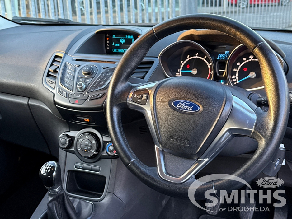 2015 Ford Fiesta - image 8