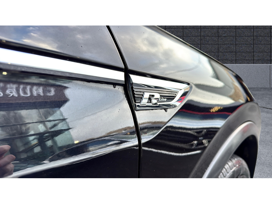 2018 Volkswagen Tiguan - image 20