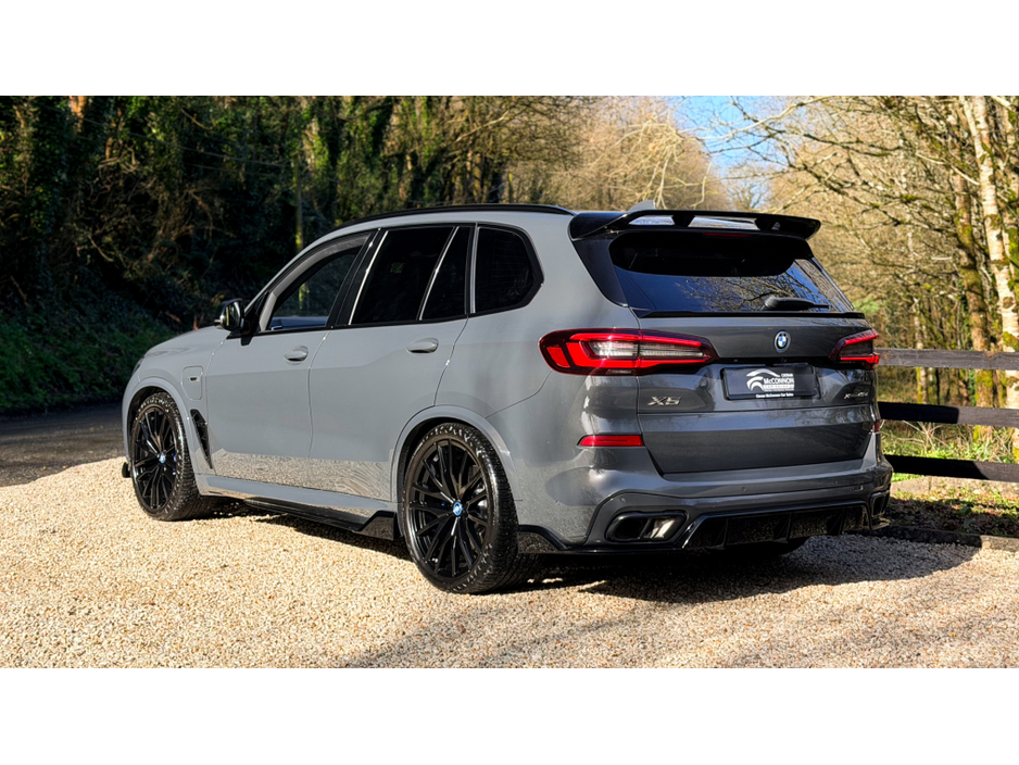 2022 BMW X5 - image 12