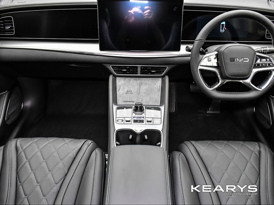 2026 BYD Sealion 7 - image 9