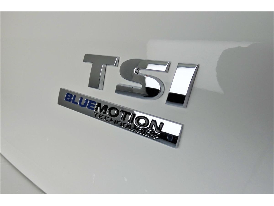 2017 Volkswagen Polo - image 25