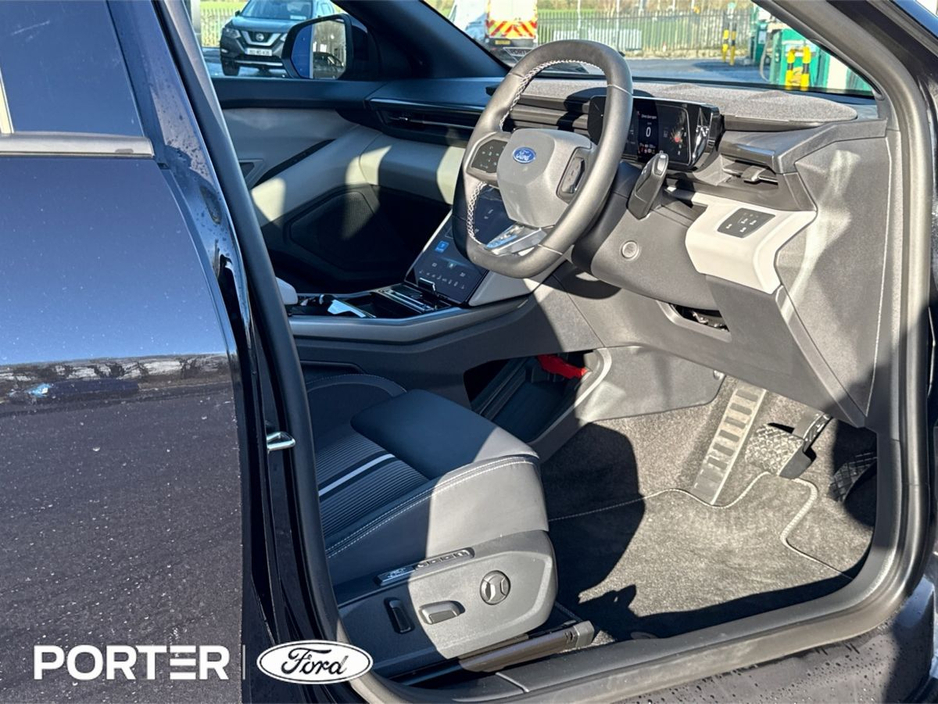 2026 Ford Capri SELECT *627 KLMS RANGE*