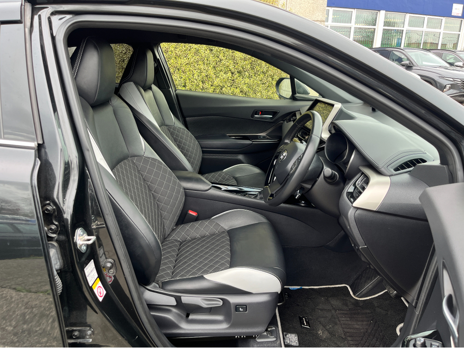 2019 Toyota C-HR - image 10