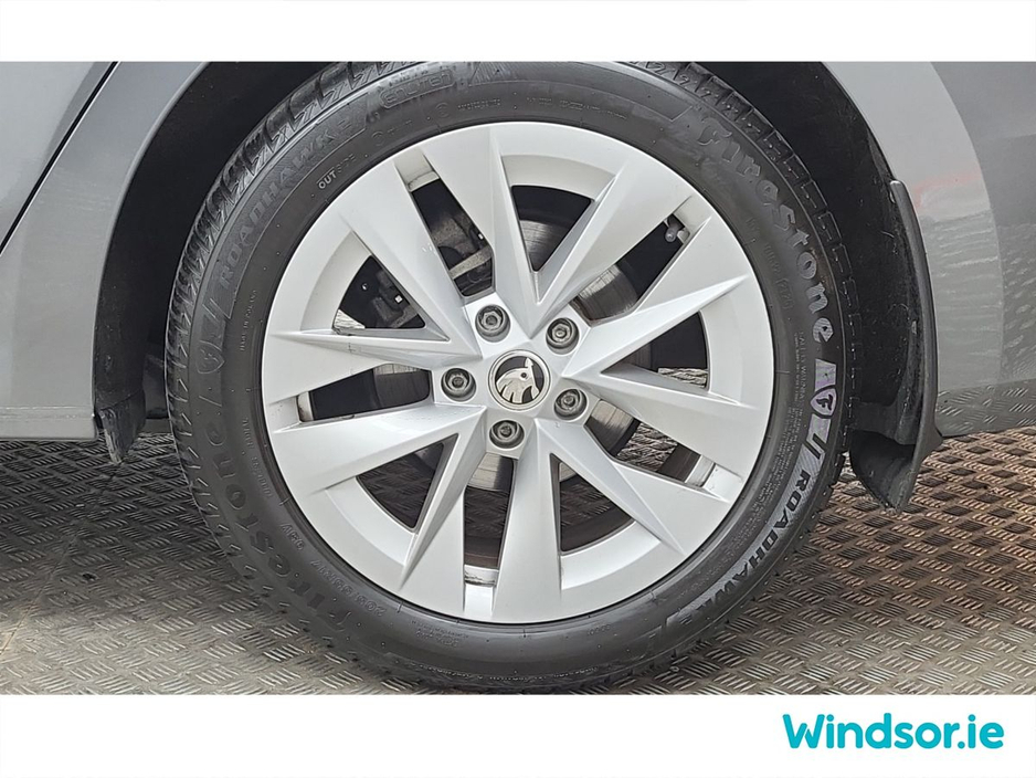 2024 Skoda Octavia - image 16