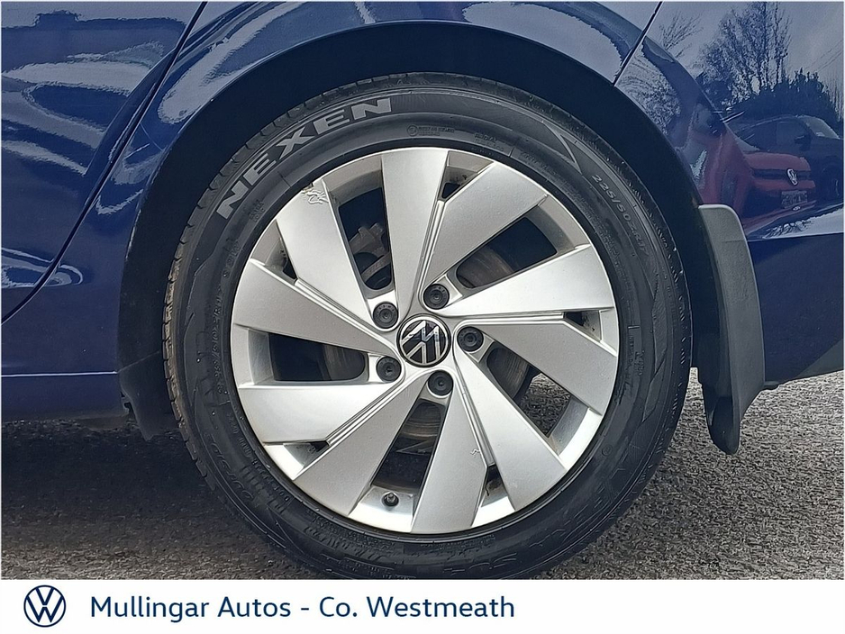 2021 Volkswagen Golf - image 27