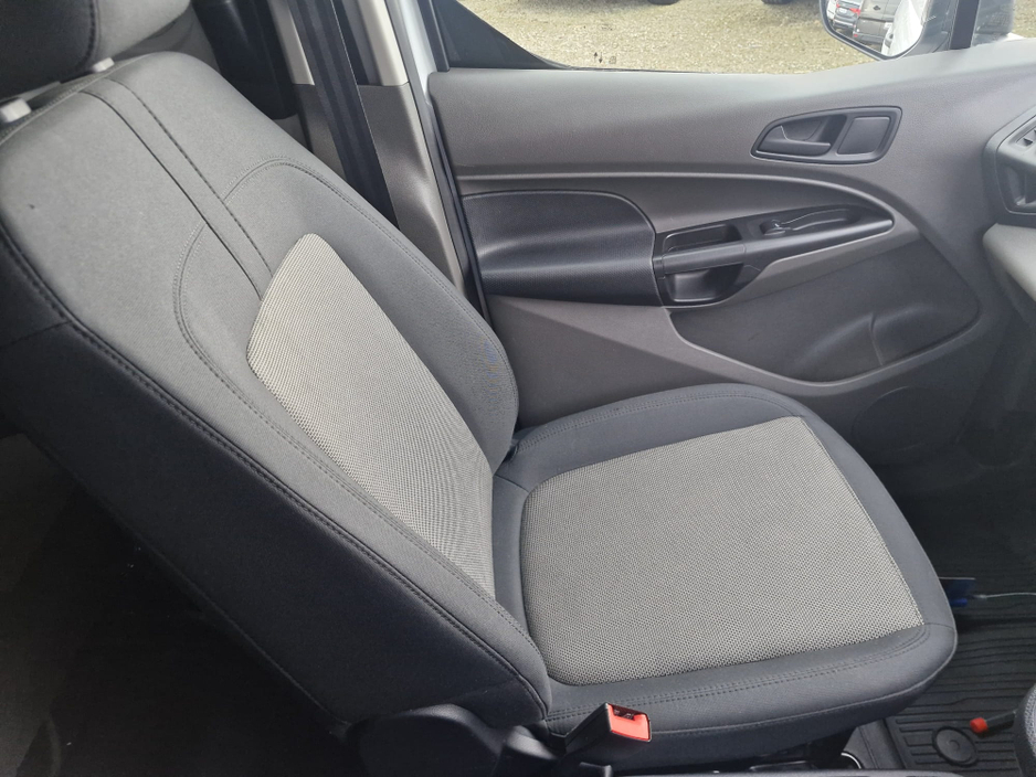 2022 Ford Transit Connect - image 19