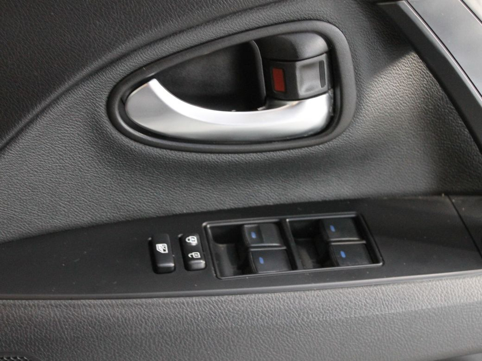 2017 Toyota Avensis 1.6D SOL Navi 4DR €10,499