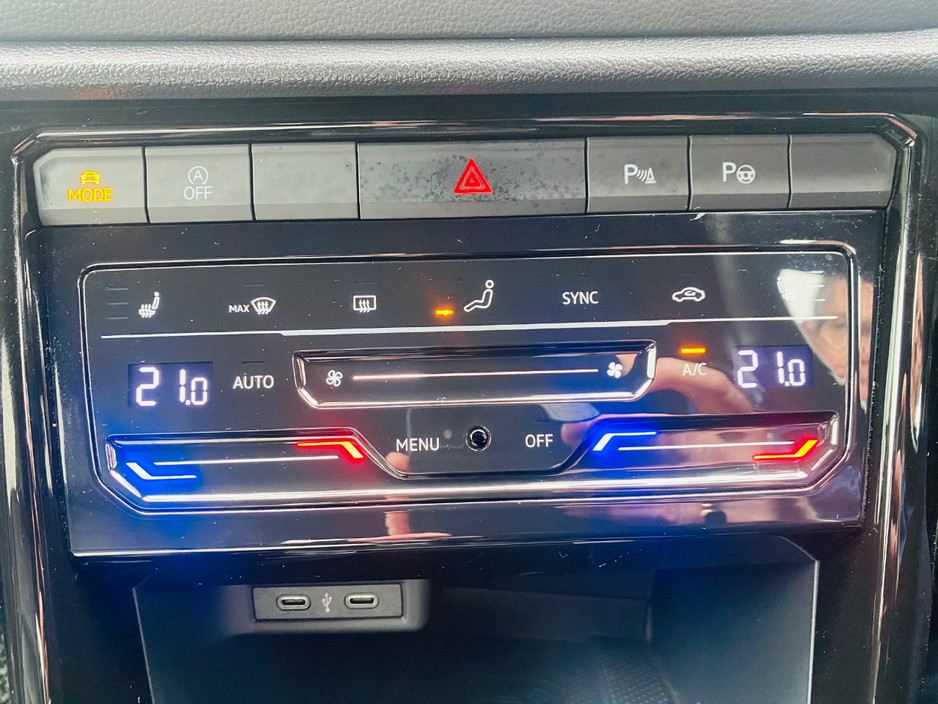 2023 Volkswagen T-Roc - image 21