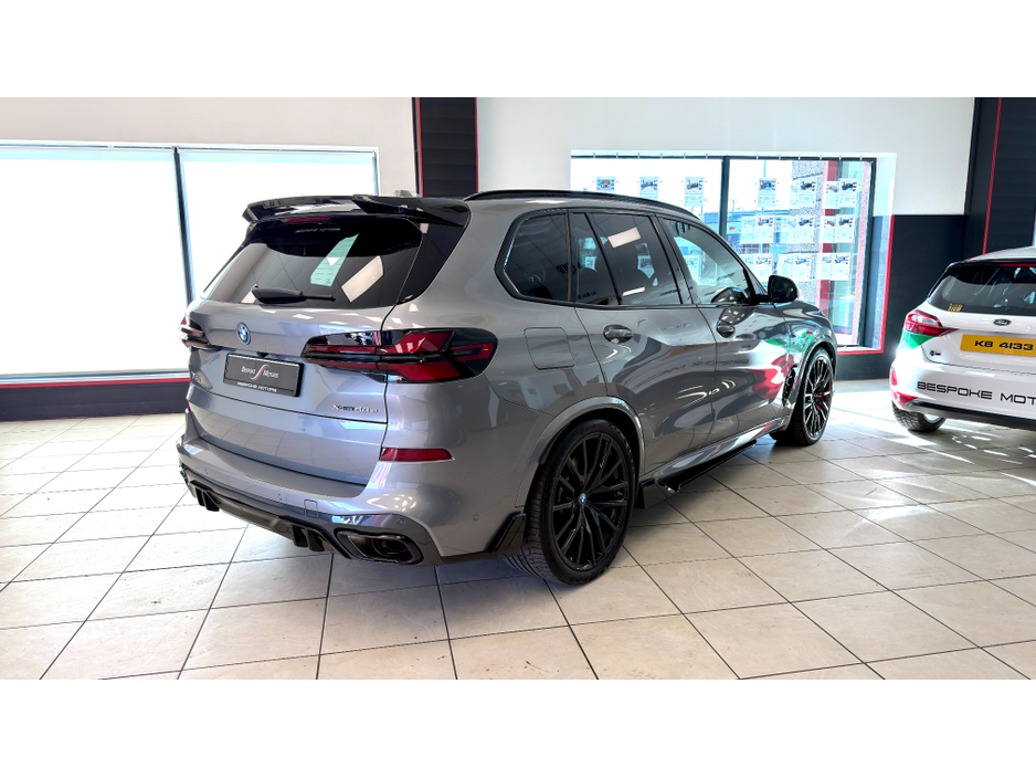 2024 BMW X5 - image 11