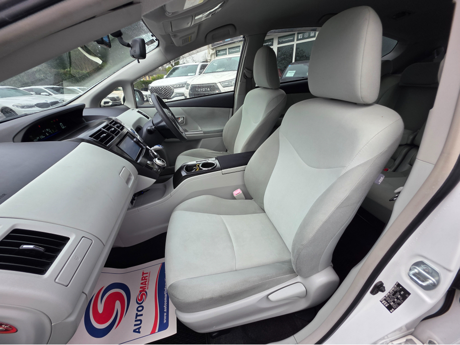 2013 Toyota Prius Alpha (7 Seater) - SELF CHARGING HYBRID -ALLOYS - REVERSE CAMERA - SIMI DEALER - LOW ROAD TAX BAND €13,450