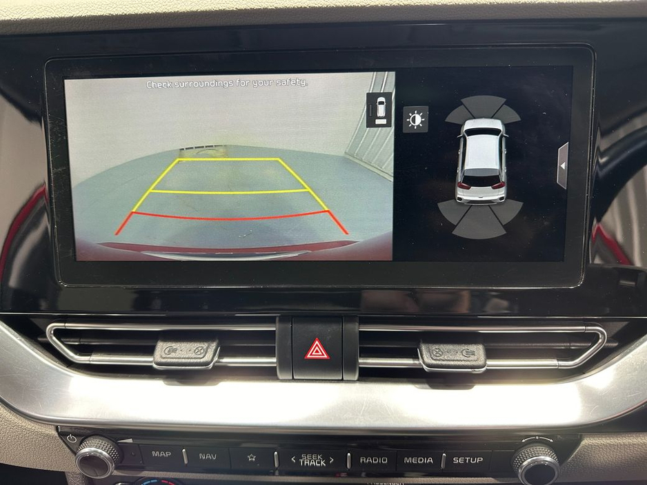 2020 Kia Niro - image 17