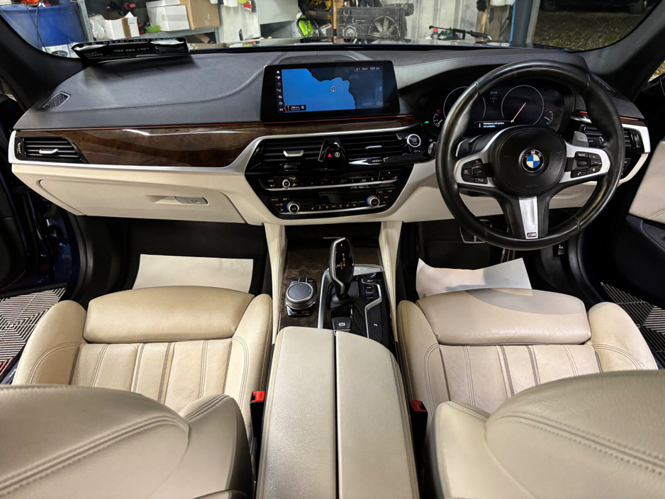 2019 BMW 5 Series - image 16