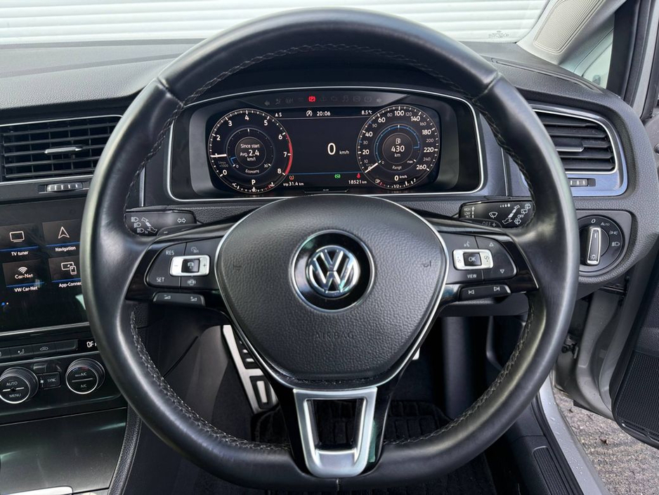 2019 Volkswagen Golf - image 4