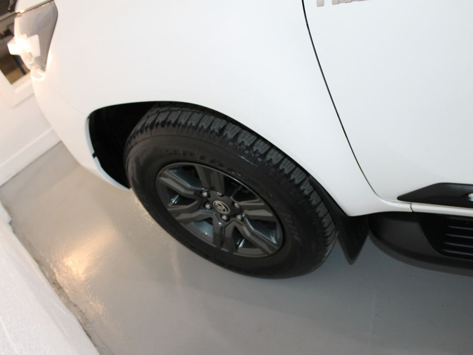 2024 Toyota Hilux 2.8 SR5 Double CAB 4DR €48,999