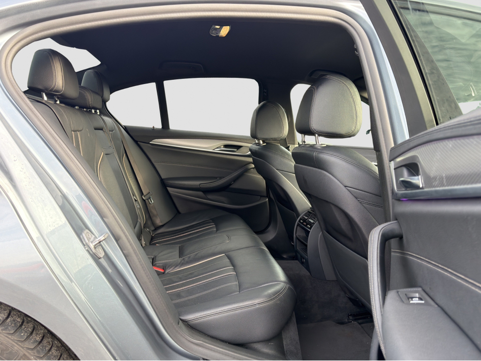 2018 BMW 5 Series - image 15