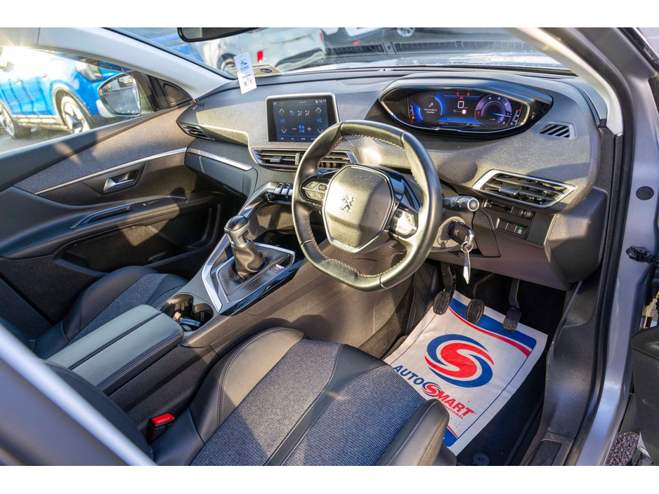 2020 Peugeot 5008 1.5 BlueHDi 130bhp Allure