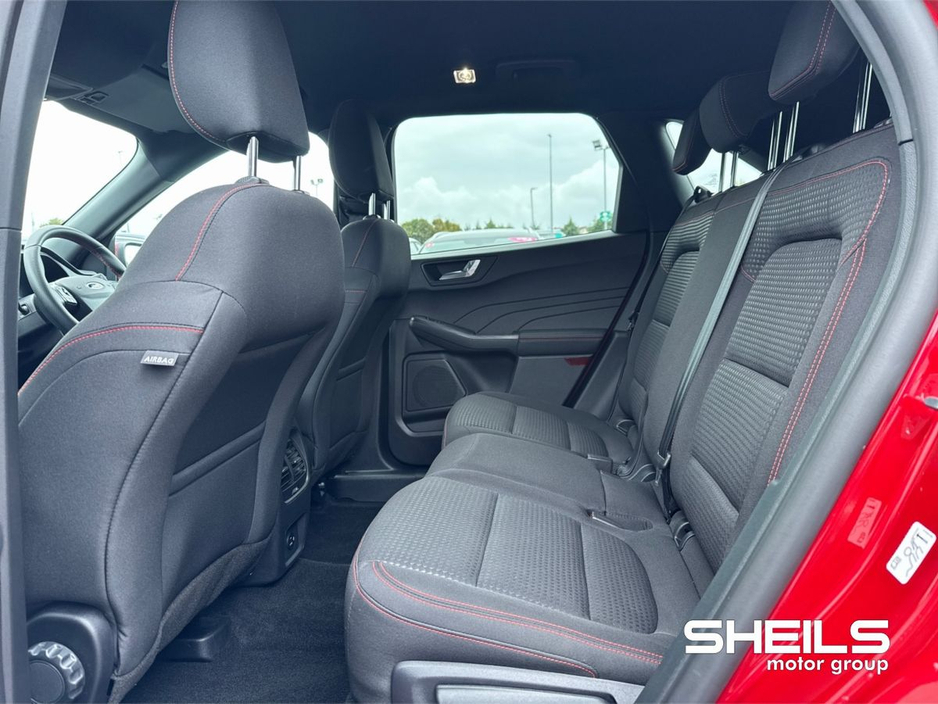 2022 Ford Kuga - image 7