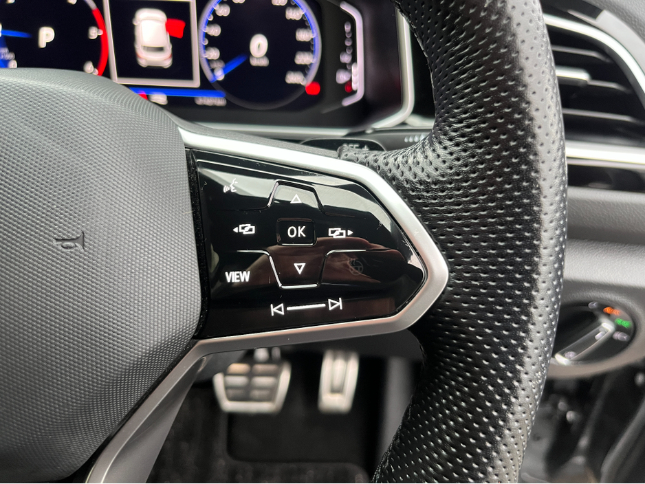 2022 Volkswagen T-Roc R-LINE AUTOMATIC 2.0 DIESEL //HIGH SPEC////HEATED SEATS//ADAPTIVE CRUISE CONTROL//KEYLESS ENTRY//REVERSE CAMERA// €29,950