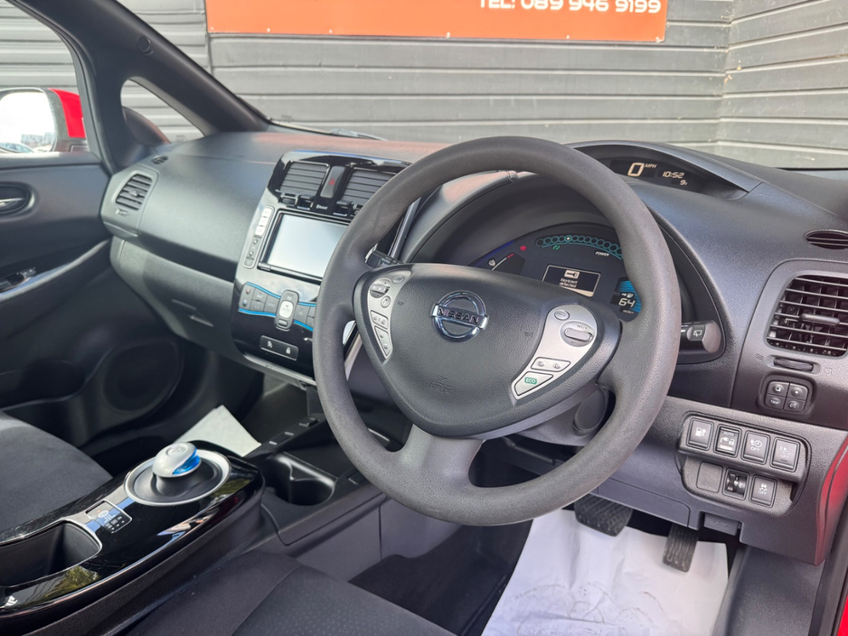 2017 Nissan Leaf - image 7