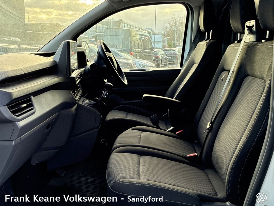 2025 Volkswagen Transporter - image 7
