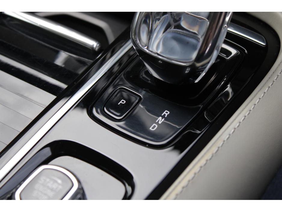 2020 Volvo S60 - image 17